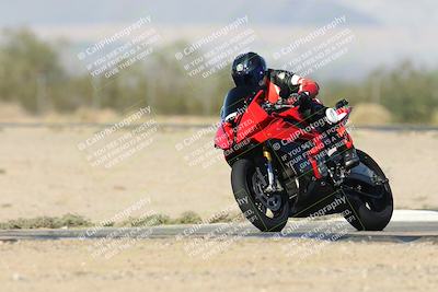 media/Nov-16-2025-Race Pace (Sun) [[8c5fa54630]]/Verified Riders/2-Turn 7 (945am)/